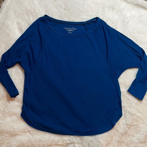 Blue American Eagle Top‎ - Picture 1 of 4